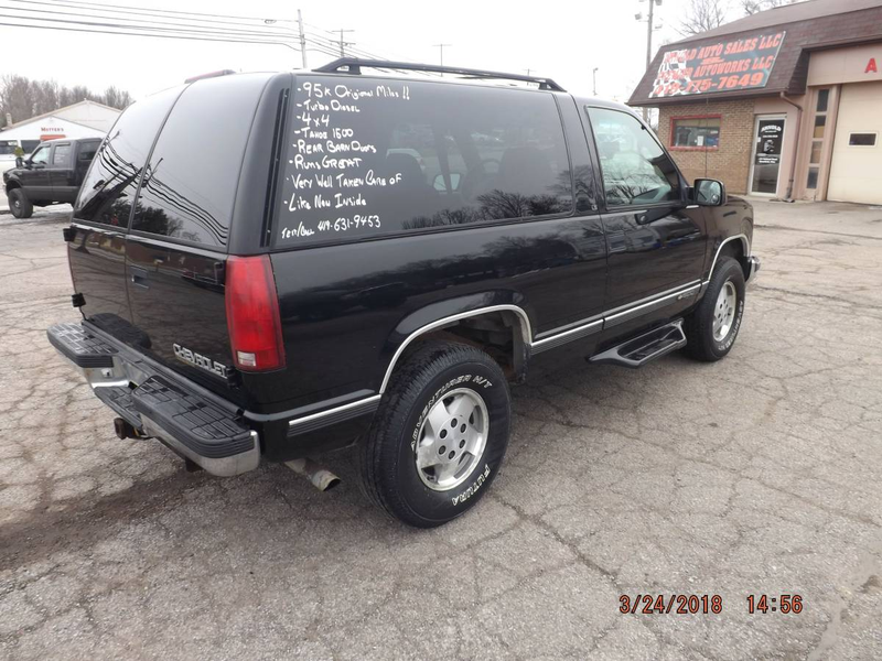 Illustration for article titled At $4,800, Could This 1995 Chevy Tahoe Turbo Diesel 4X4 Make You A Trucking Nut?